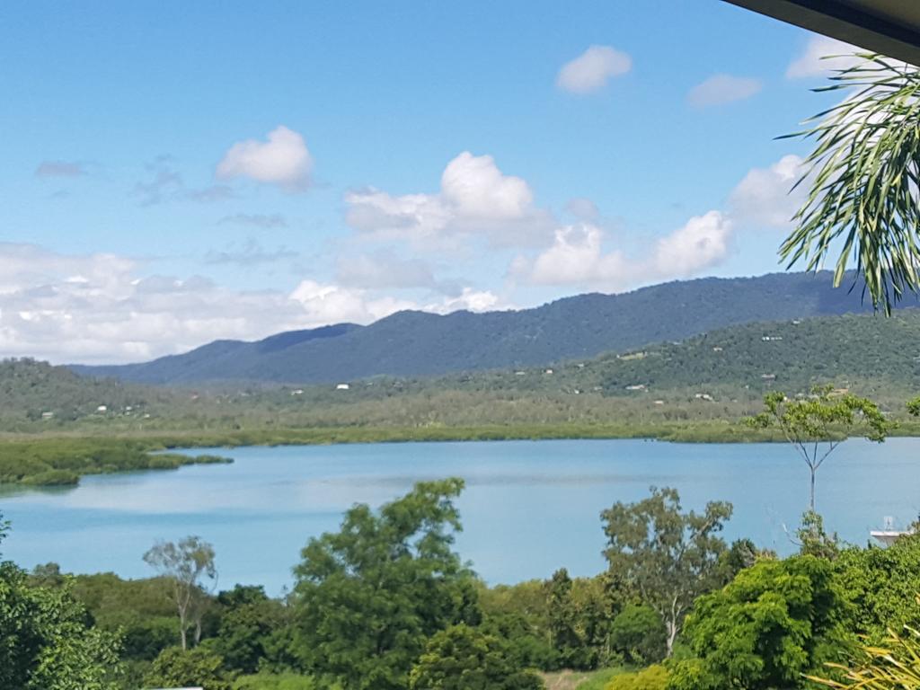 Larimar On Turtle Bay Holiday Home - Cannonvale Exterior foto